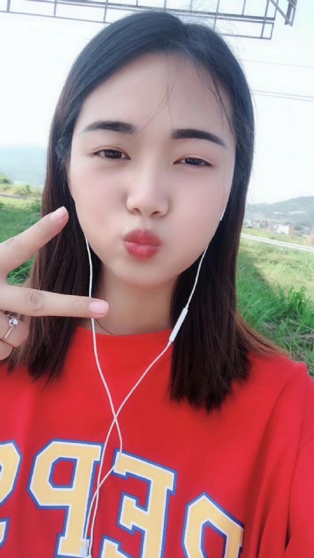 深拥必定温暖的第一张照片--南宁残疾人相亲网